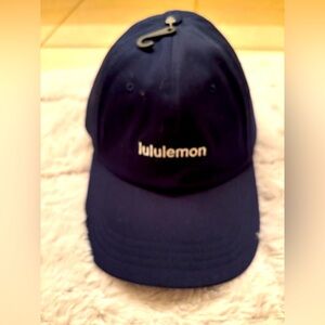 NWT! 🍋🍋Lululemon Classic Unisex Ball Cap🍋🍋. Size Small/Medium. Color True Navy.